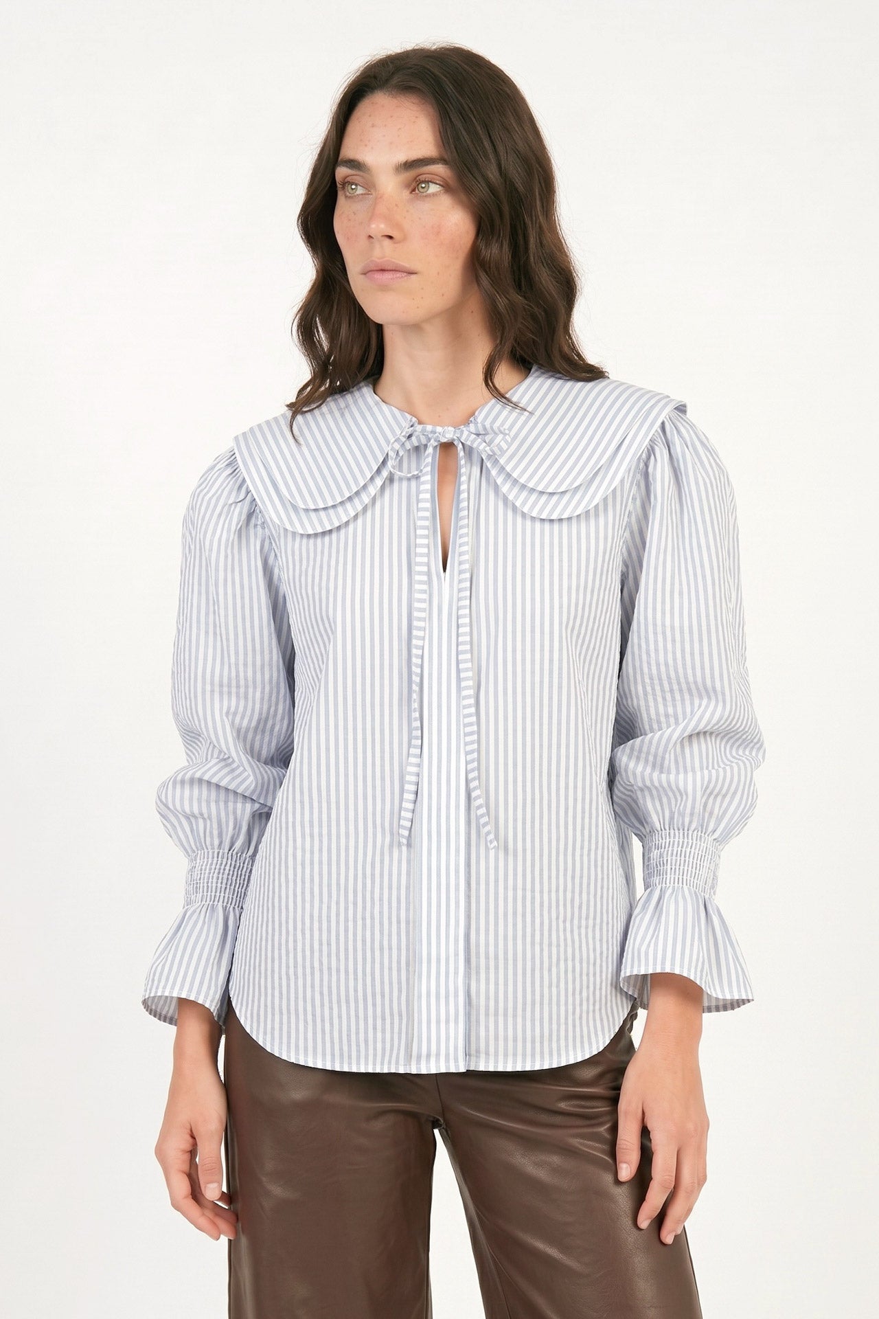 Camisa Naj (rayas azules con blanco)